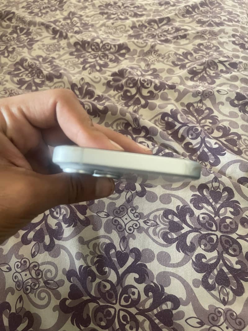 Apple iPhone 15 0
