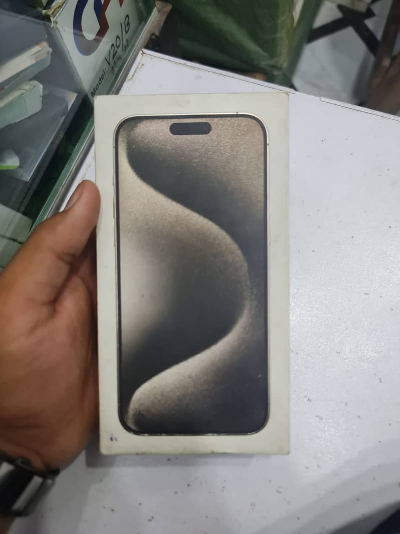 Apple iPhone 15 Pro Max 0