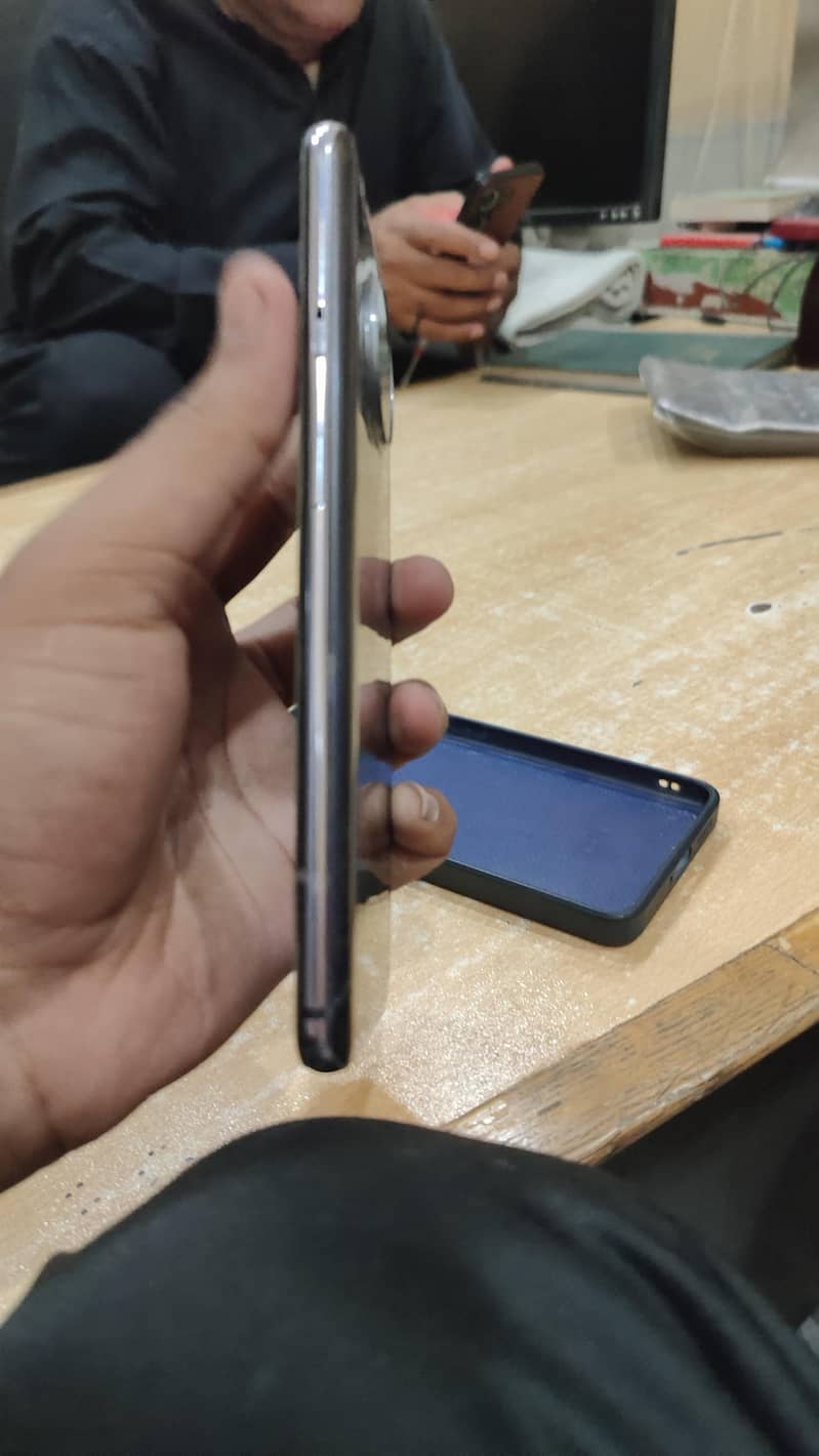 One Plus 7T 3