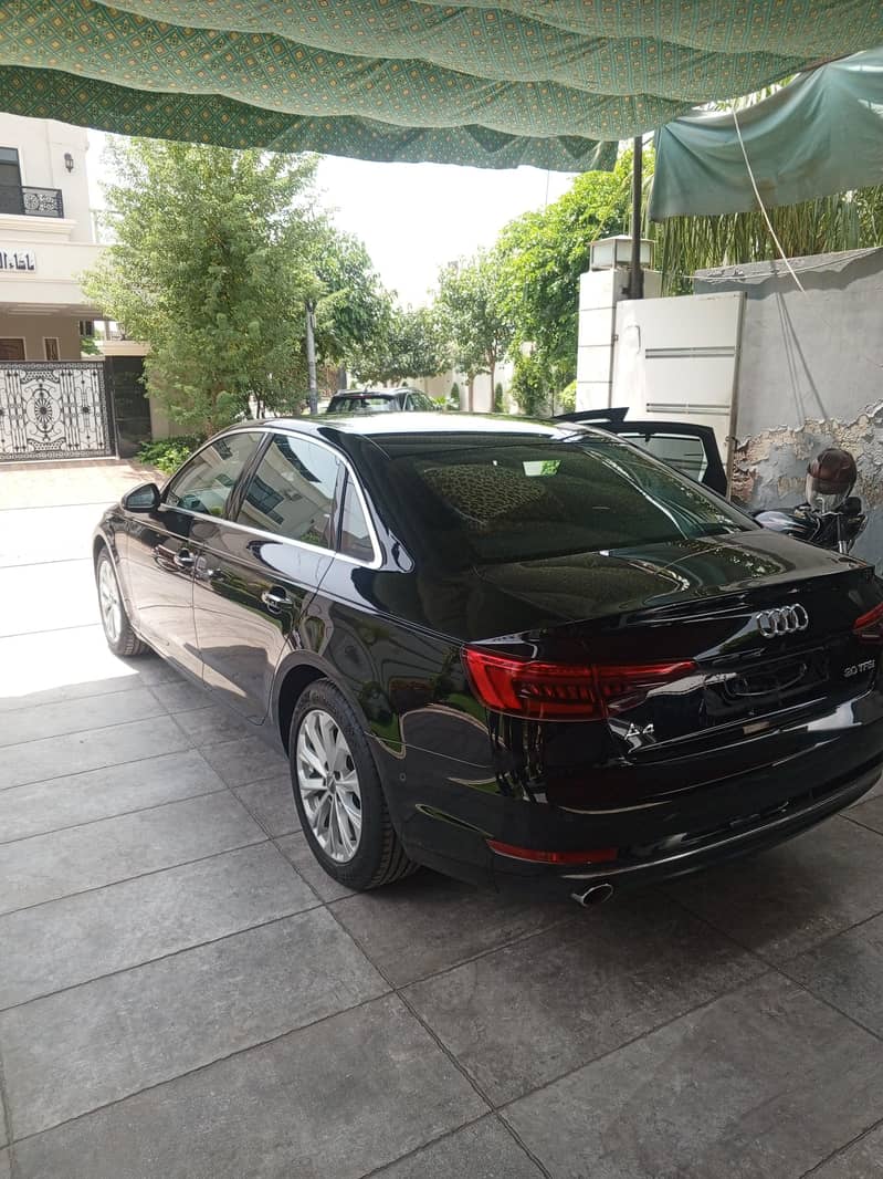 Audi A4 2017 1
