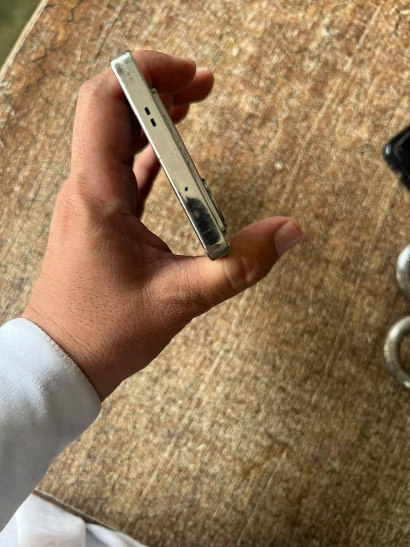 Infinix Note 40 5