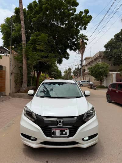 HONDA VEZEL 2014-2018 Z SENSING PEARL WHITE FULLY ORIGNAL