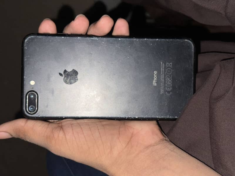 Apple iPhone 7 Plus 2
