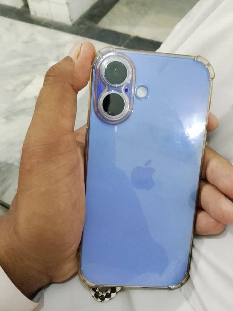 Apple iPhone 16 0