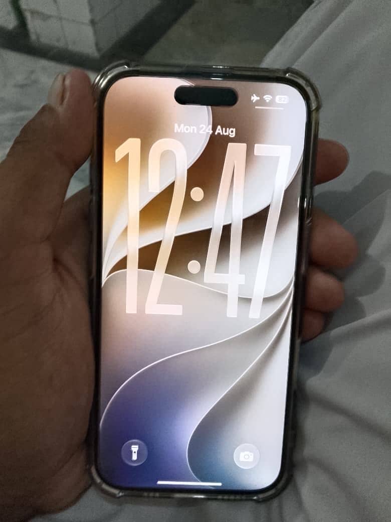 Apple iPhone 16 1