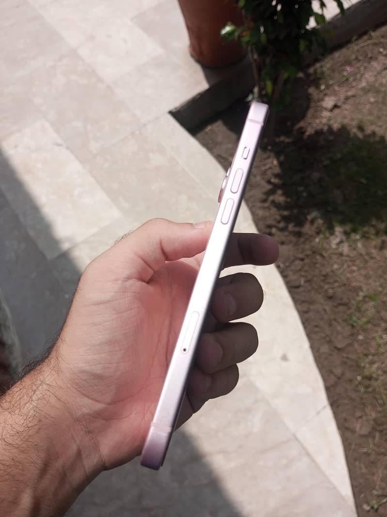 Apple iPhone 15 plus 2