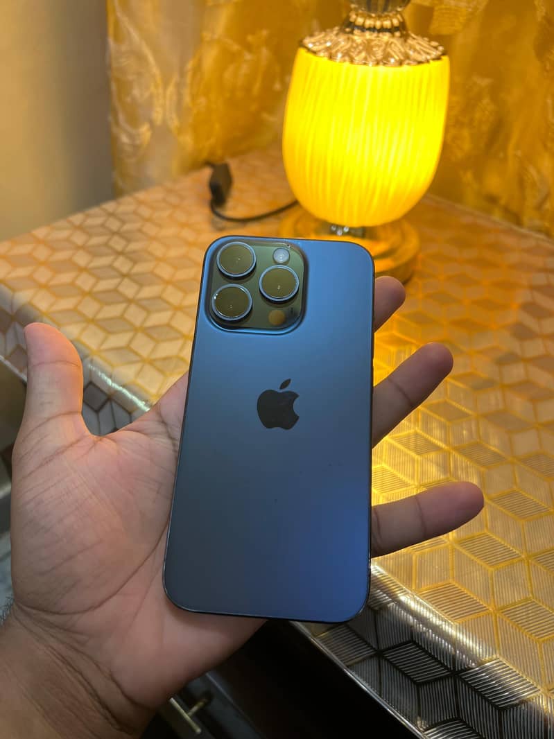 Apple iPhone 15 Pro 6