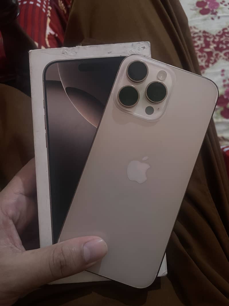 Apple iPhone 16 Pro Max 6