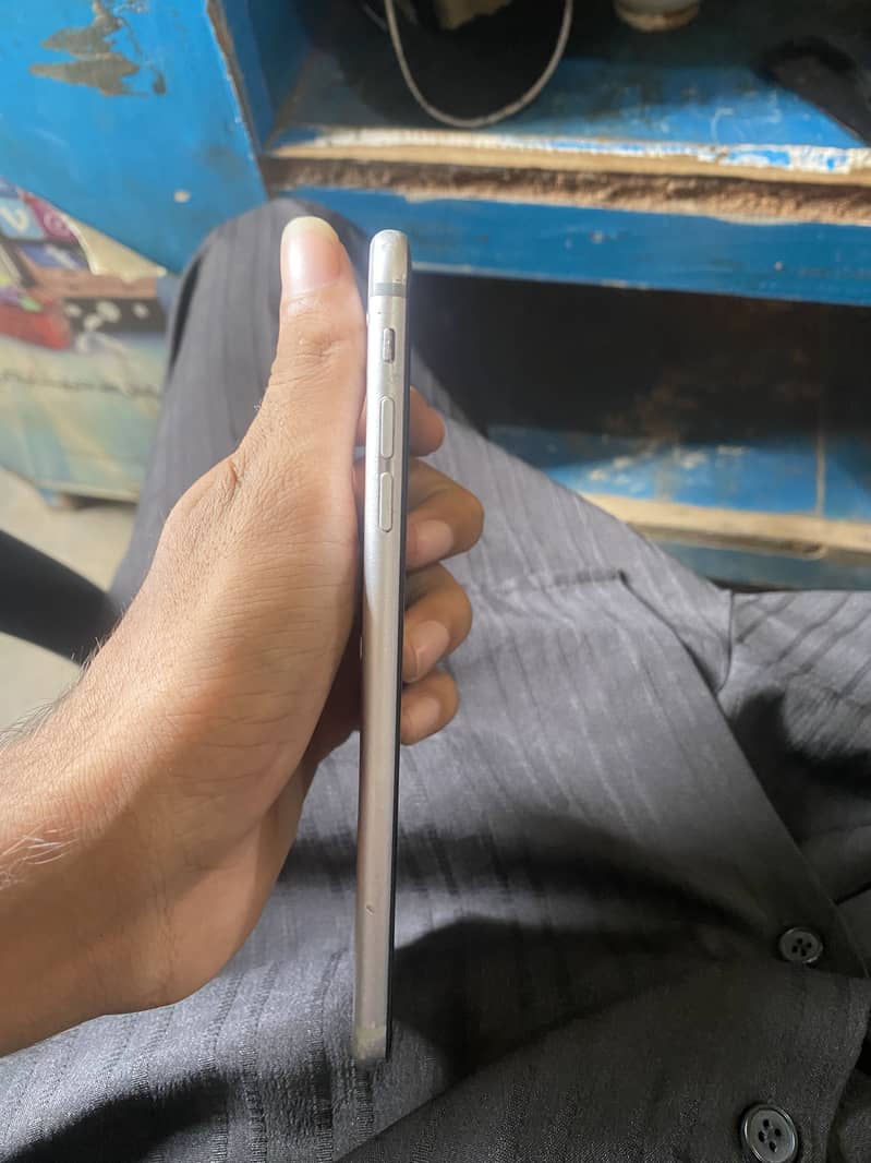 Apple iPhone 6S Plus 2