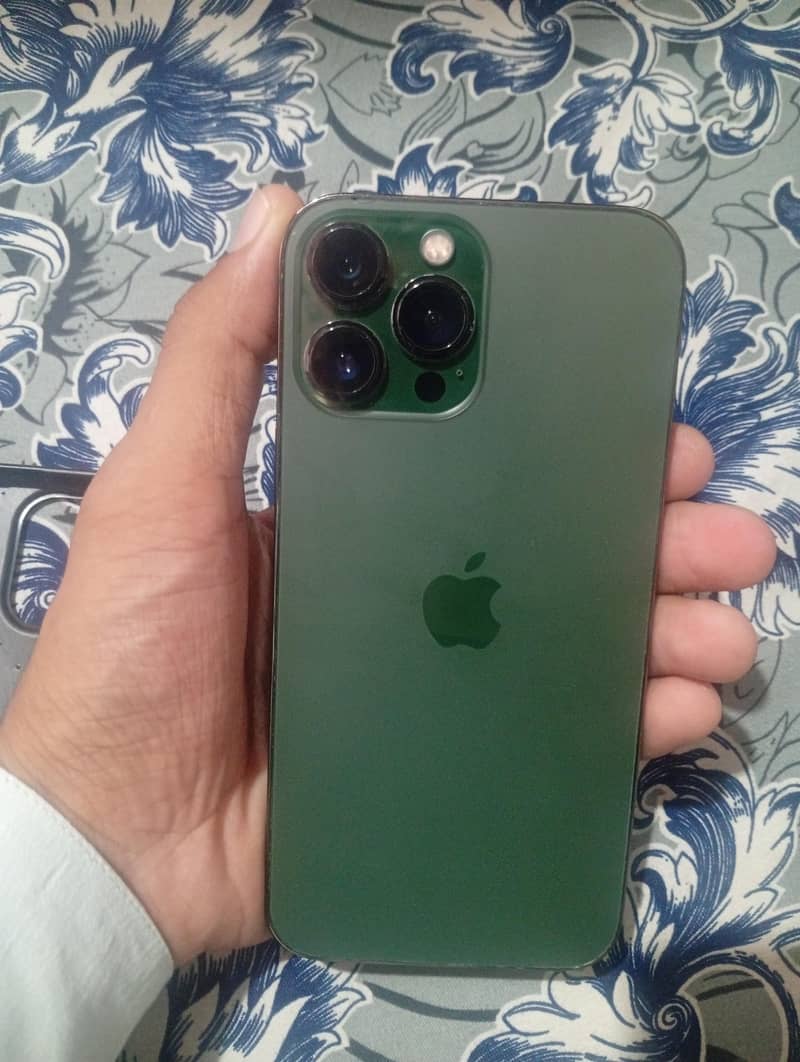 Apple iPhone 13 Pro Max 3