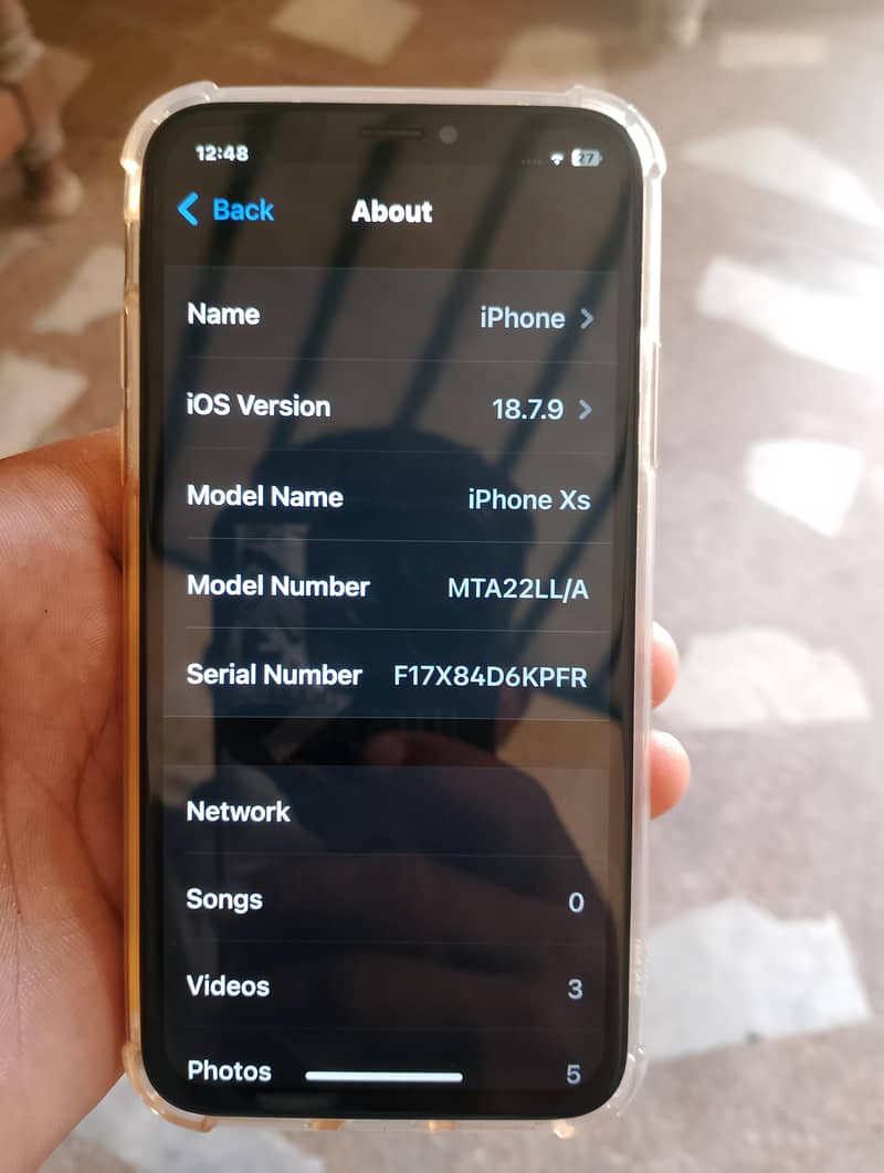 Apple iPhone XS 4