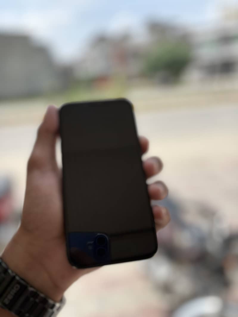 Apple iPhone 13 6