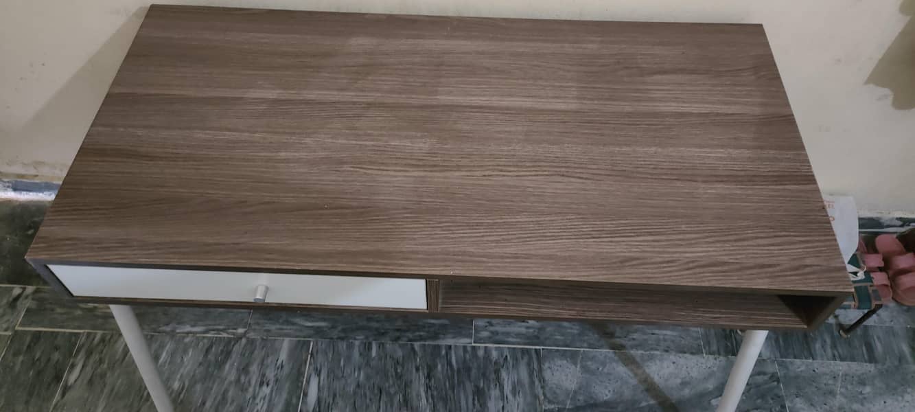 Computer Table | With Drawer | Almost New 0