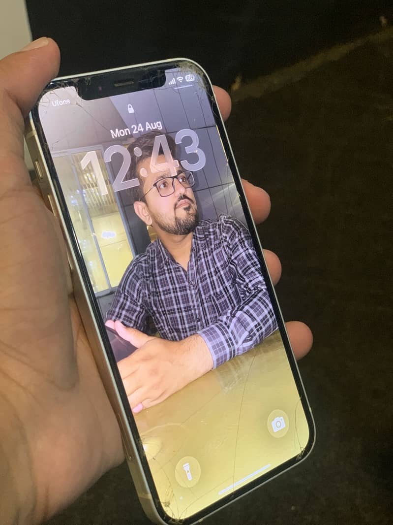 Apple iPhone 12 0