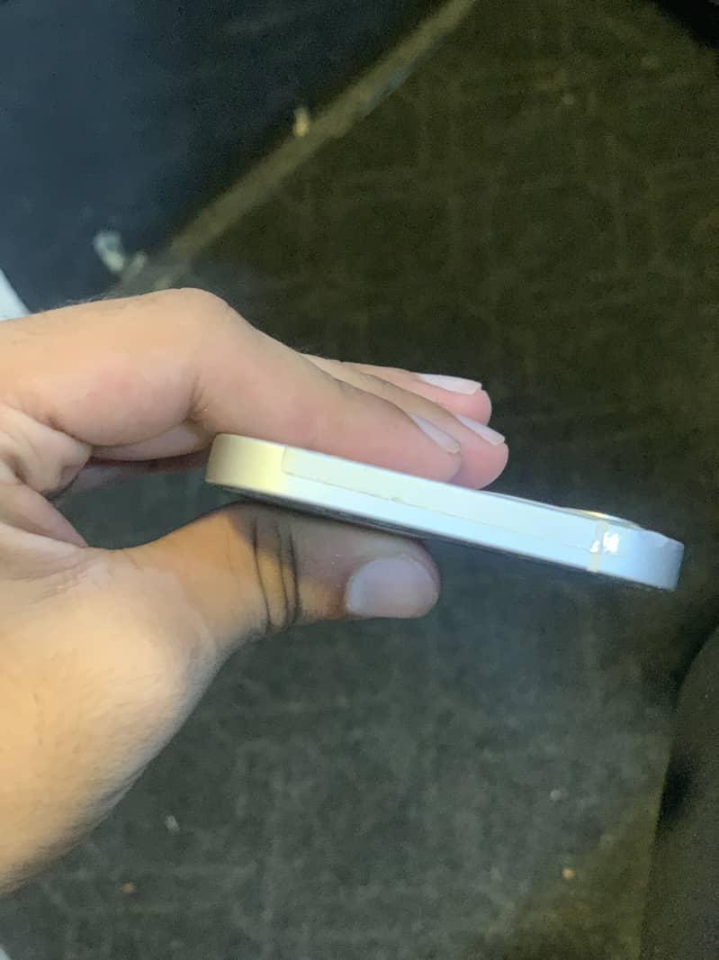 Apple iPhone 12 1