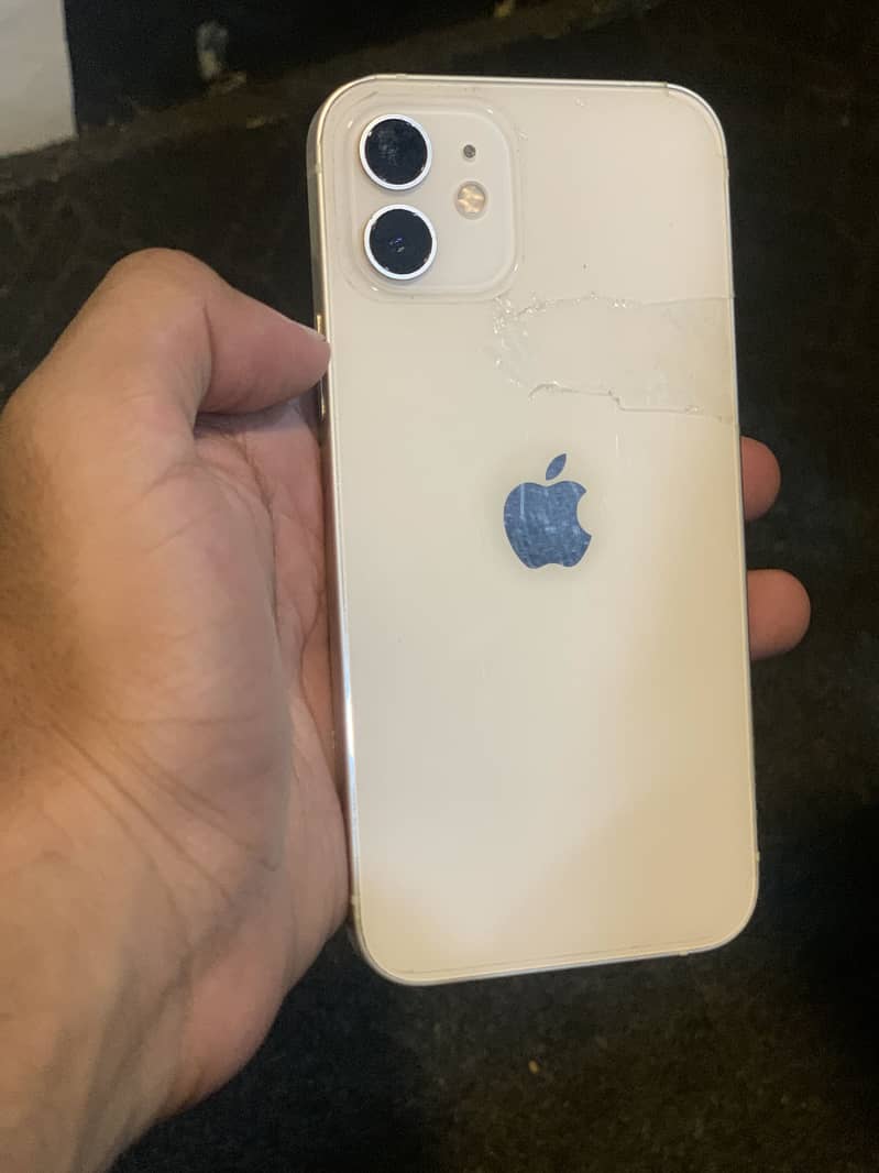Apple iPhone 12 3