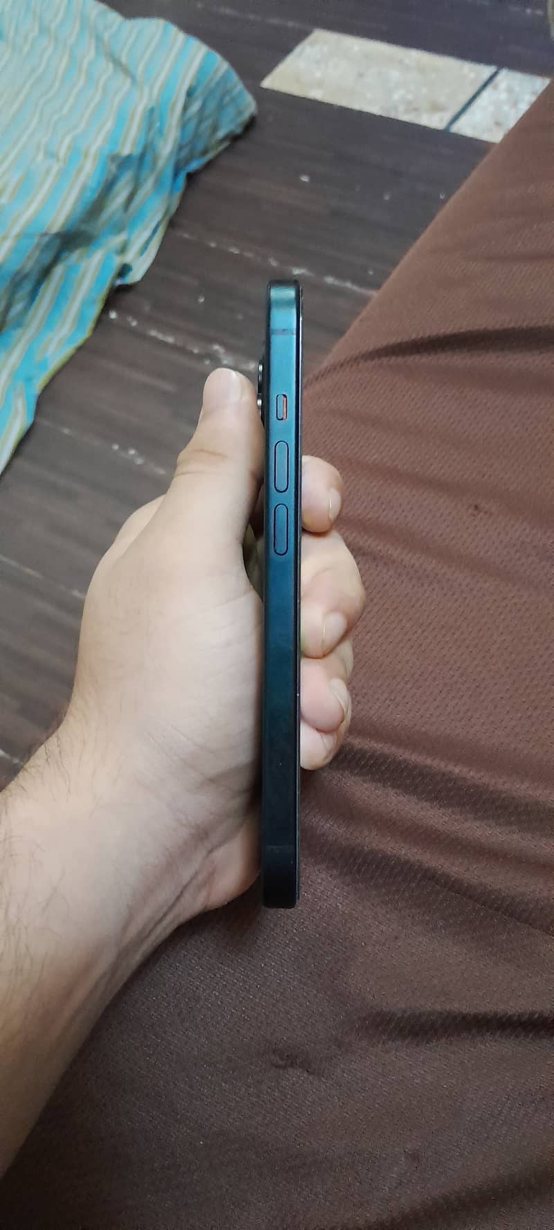 Apple iPhone 15 3