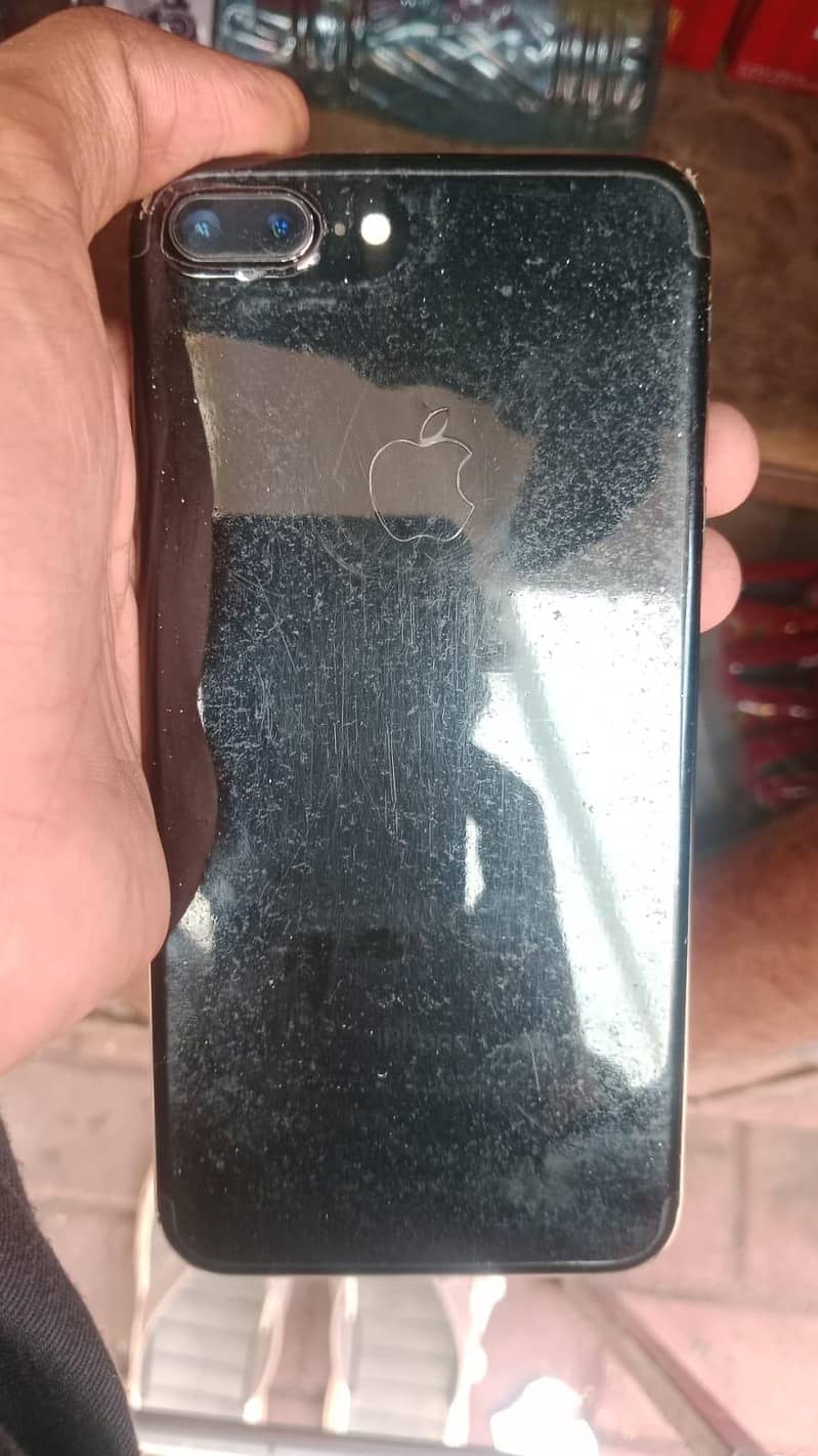 Apple iPhone 7 Plus 1