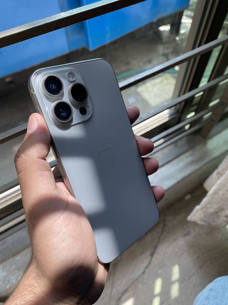 iPhone 15 Pro Max HK model 2