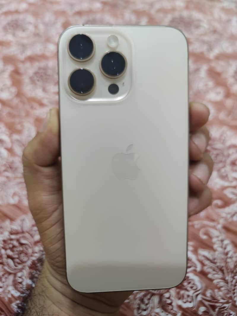 Apple iPhone 16 Pro Max 0