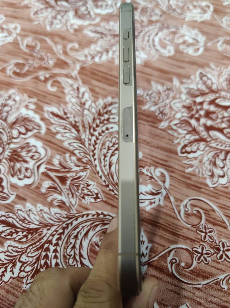 Apple iPhone 16 Pro Max 3