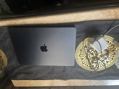 Macbook air m3 16/256
