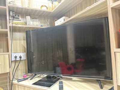 TCL 40