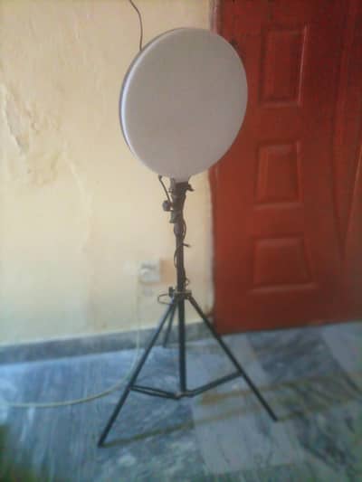video ring light for sale 3/4 shades hain iske achi condition mein ha
