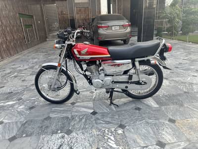 Self start 125 lush condition for sale
