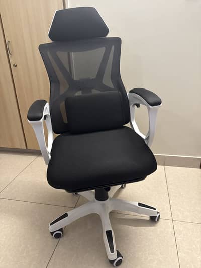 New office chair, comes with the box