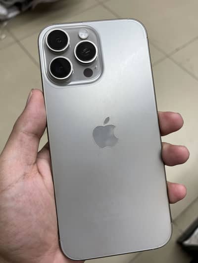Apple iPhone 16 Pro Max