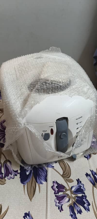 Haier Electric Deep Fryer - Brand New Unused Condition