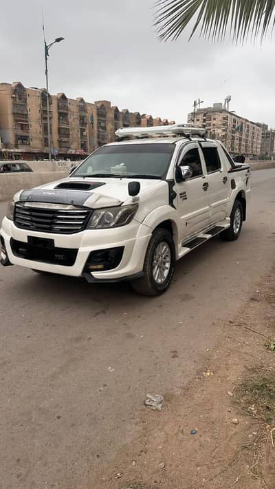 `Toyota Hilux Thailand G 2013 Model 2015 Reg