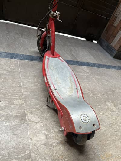 Razor E100 electric scooter