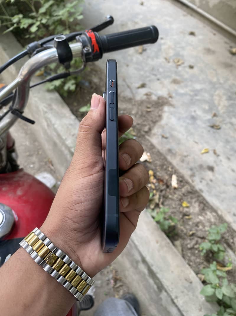 Apple iPhone 14 1