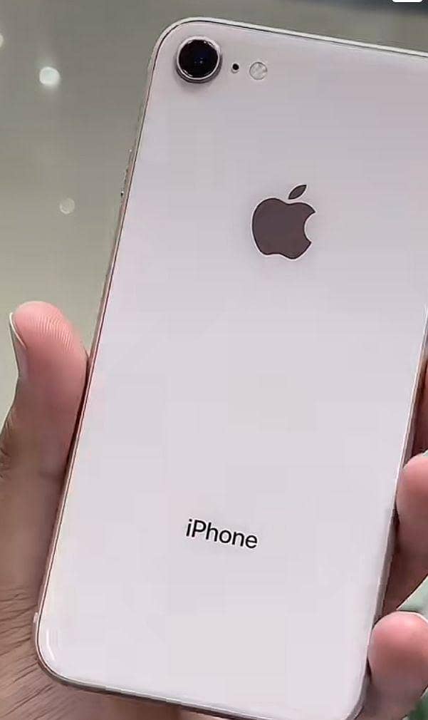Apple iPhone 8 0