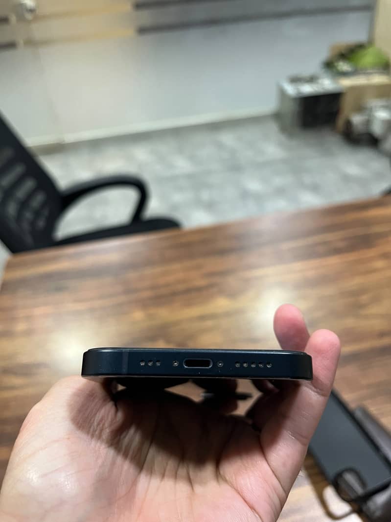 Apple iPhone 13 3
