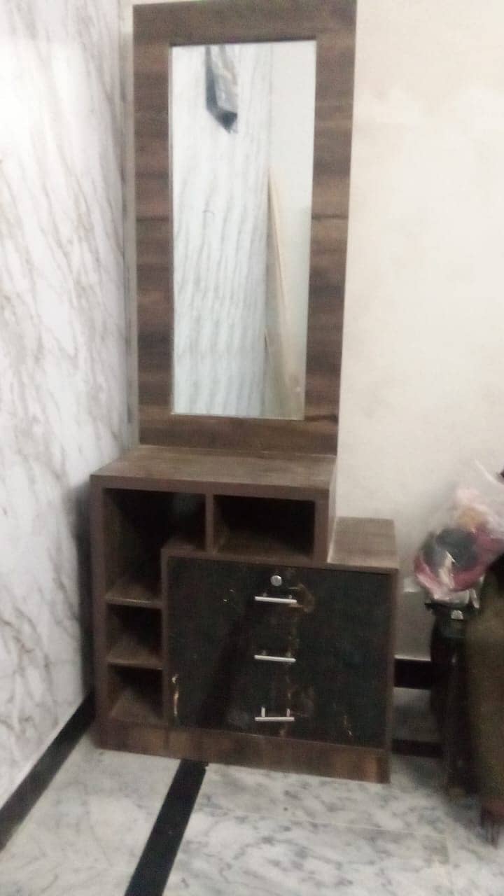 Dressing table 3