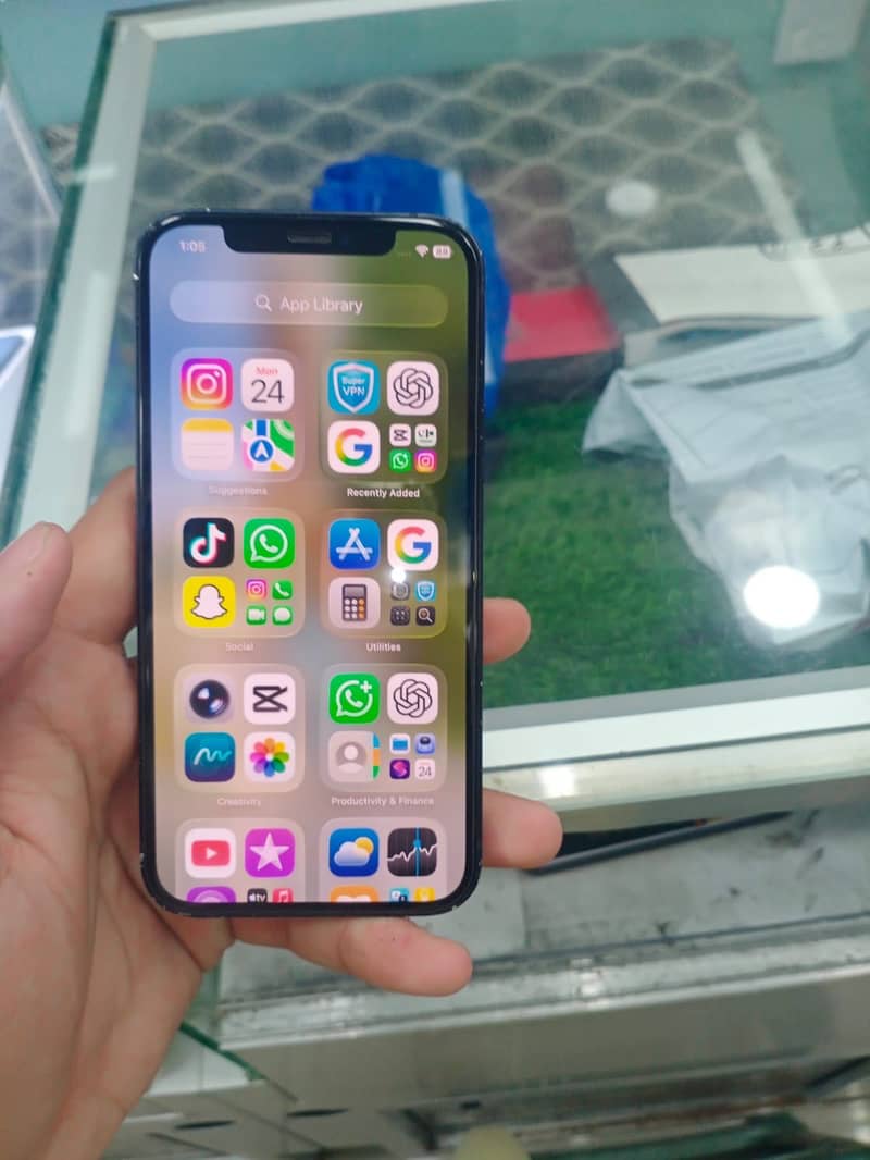Apple iPhone 12 0