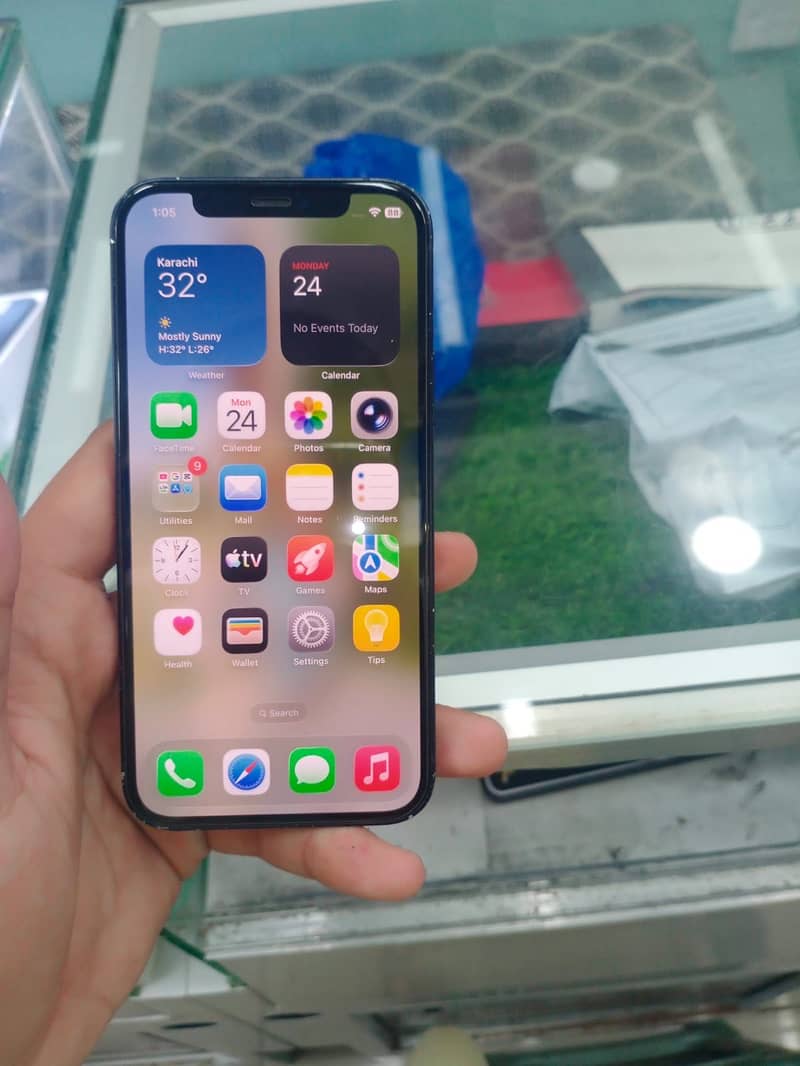 Apple iPhone 12 3
