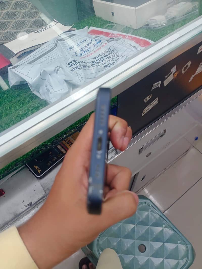 Apple iPhone 12 5