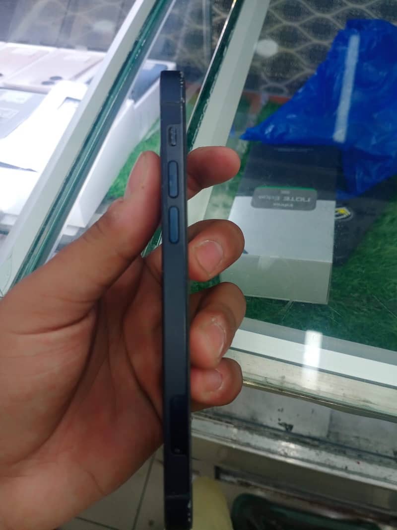 Apple iPhone 12 9
