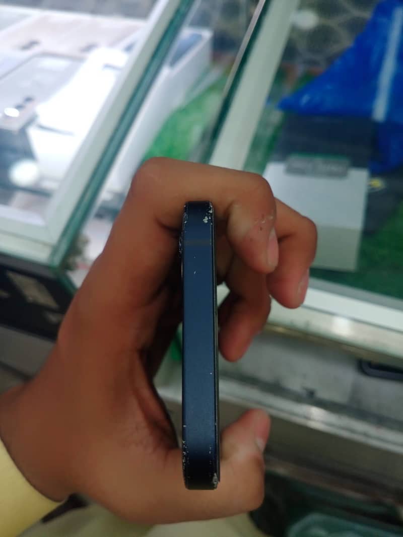 Apple iPhone 12 10