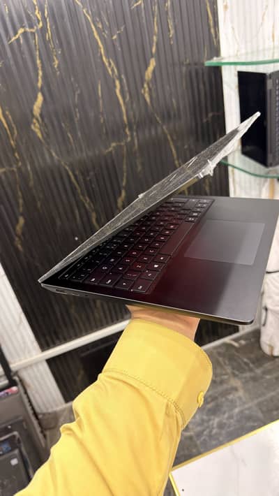  MICROSOFT SURFACE LAPTOP 