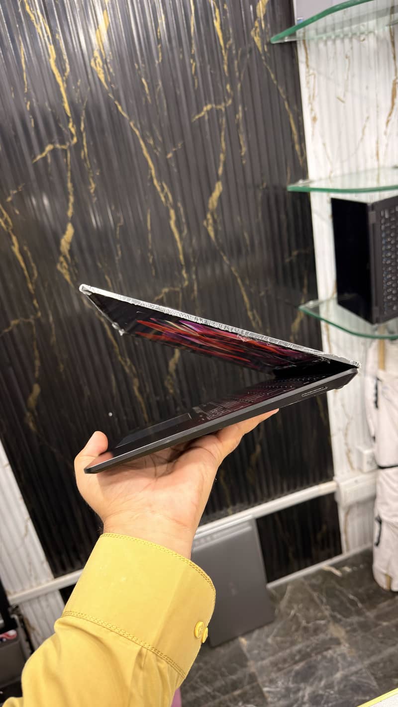  MICROSOFT SURFACE LAPTOP  2