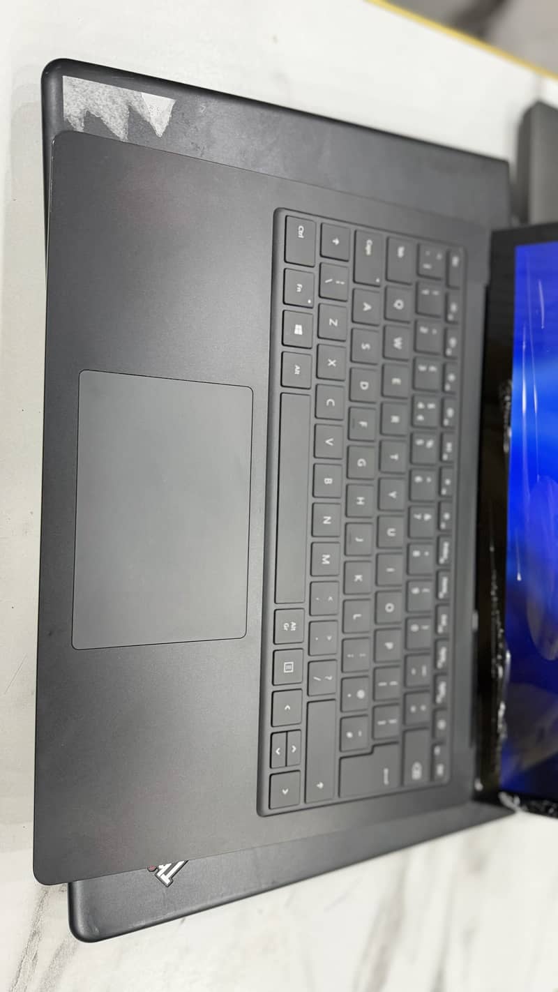  MICROSOFT SURFACE LAPTOP  5