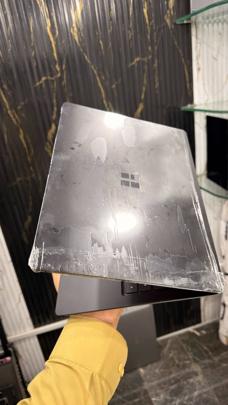  MICROSOFT SURFACE LAPTOP  6
