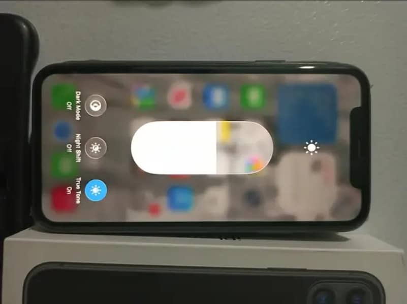 Apple iPhone 11 3