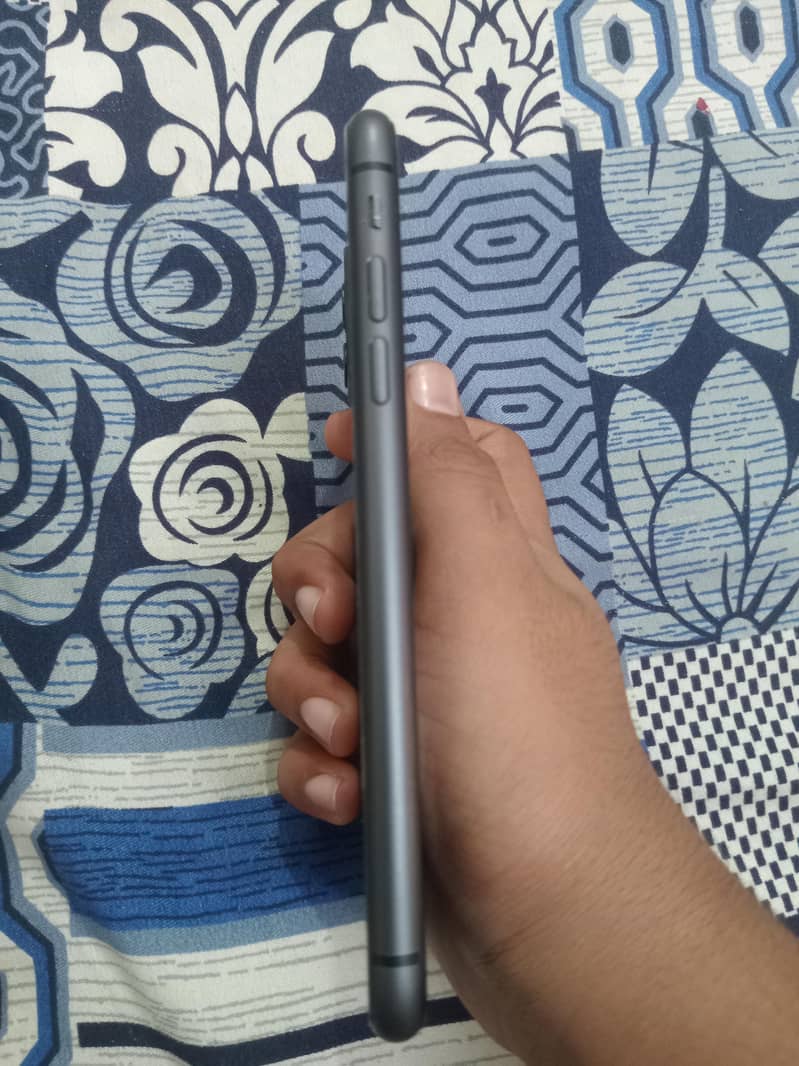 Apple iPhone 11 2