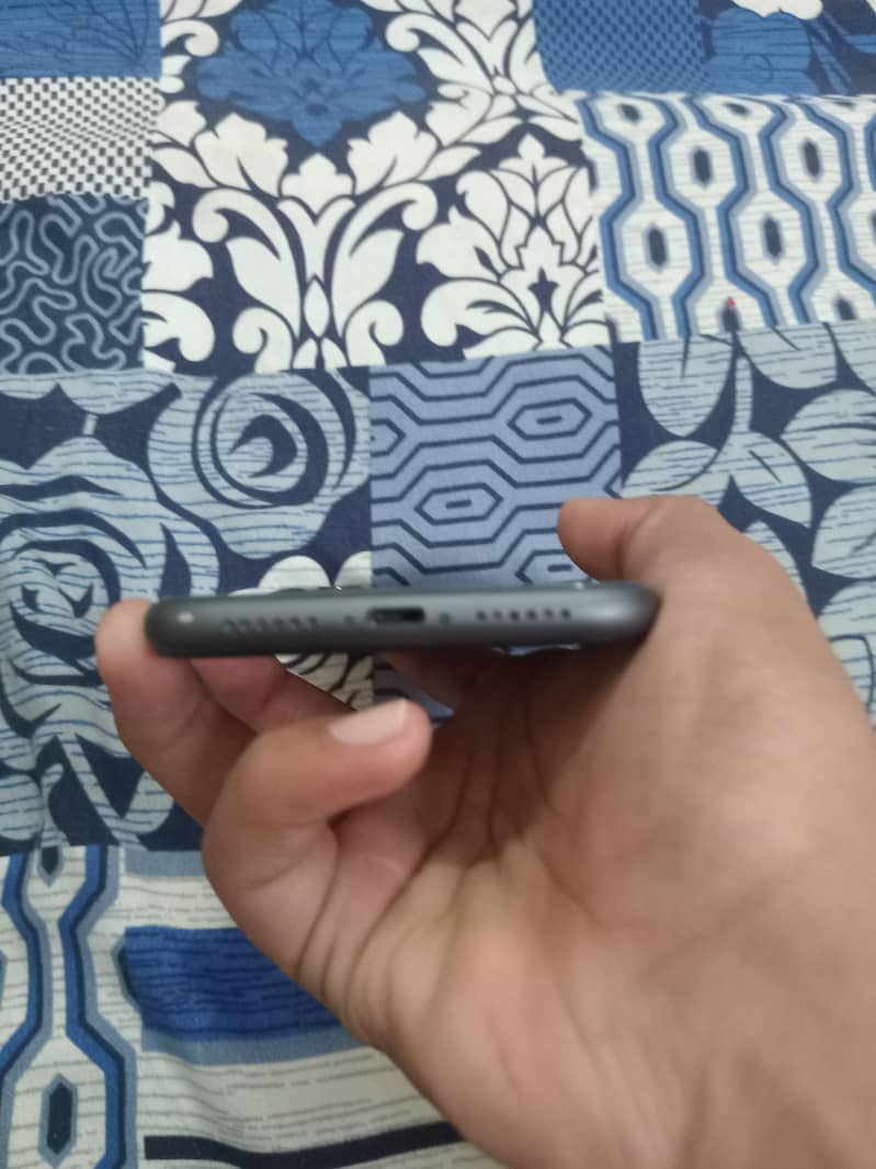 Apple iPhone 11 3